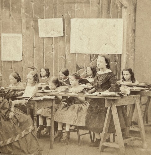 Scuola delle femmine scena - delle,